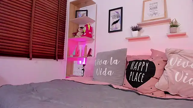 Nata Villalobos online show from May 8, 2026, 9:51 pm