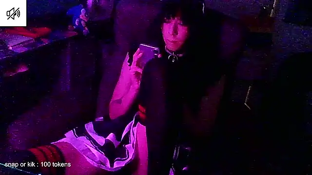 Snapshot of crystalxh chatting on October 15, 2025, 8:28 pm crystalxh online show from October 15, 2025, 8:28 pm