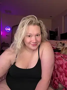 PiggyRose online show from May 23, 2026, 1:59 am