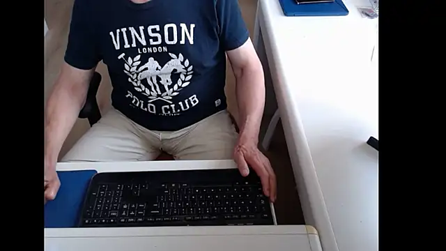dutchpornking online show from June 1, 2026, 8:14 am