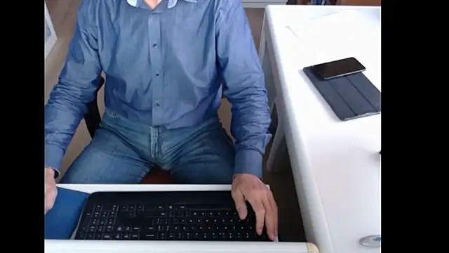 dutchpornking online show from October 3, 2025, 6:37 am