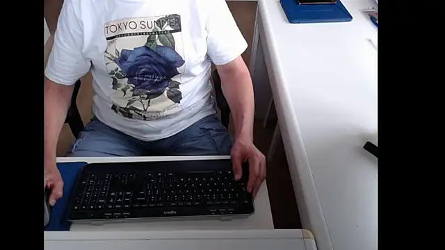 dutchpornking online show from June 13, 2026, 7:06 am