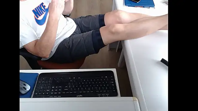 Snapshot of dutchpornking chatting on July 7, 2026, 6:47 am dutchpornking online show from July 7, 2026, 6:47 am