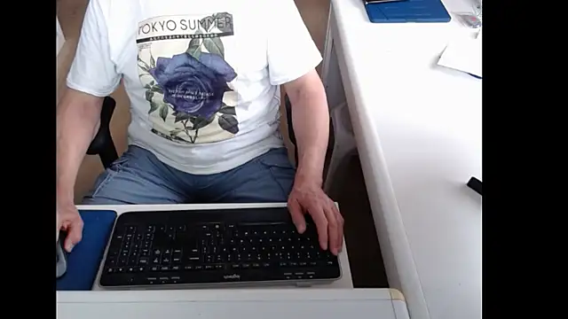 dutchpornking online show from June 4, 2026, 5:45 am