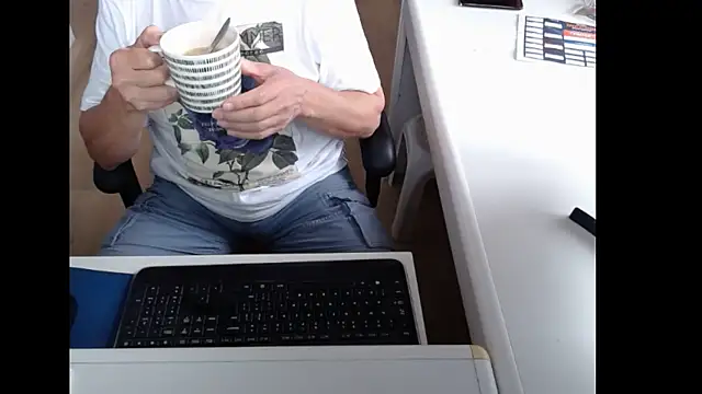 Snapshot of dutchpornking chatting on July 8, 2026, 6:36 am dutchpornking online show from July 8, 2026, 6:36 am