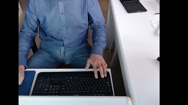 dutchpornking online show from October 4, 2025, 7:10 am