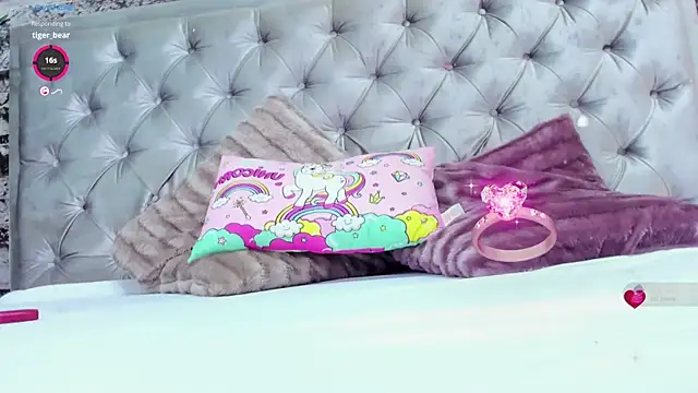 MelanieLexxx online show from December 5, 2024, 7:44 pm