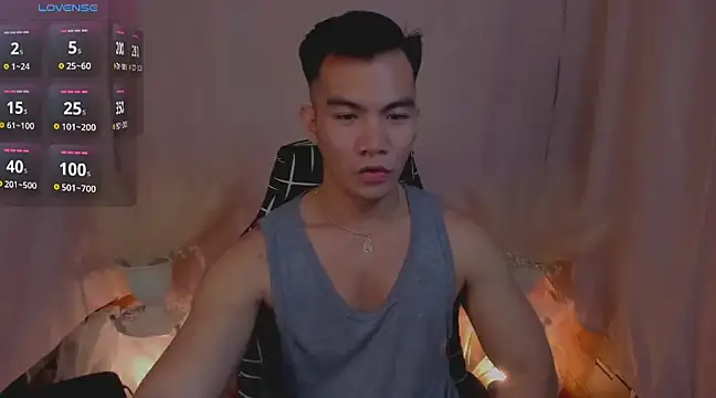 000batman000 online show from December 10, 2024, 1:33 pm