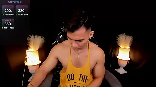 000batman000 online show from March 7, 2025, 2:04 am