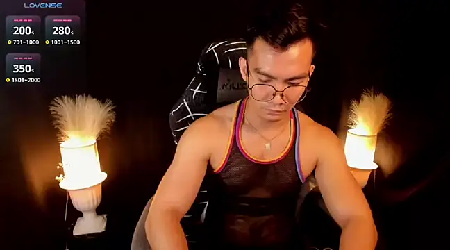 000batman000 online show from March 13, 2025, 3:54 am