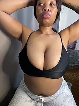 cherrybabe76 online show from June 25, 2026, 1:05 pm