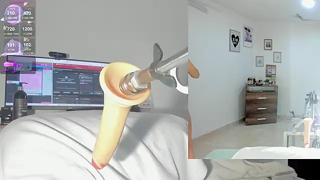 sofi velez online show from October 21, 2025, 5:23 pm