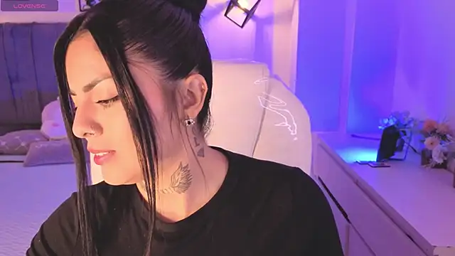 Catalinaa martinez online show from October 26, 2025, 12:33 am