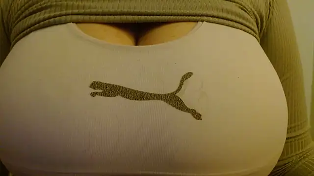 AnnyelinnaLove online show from October 11, 2025, 4:02 am