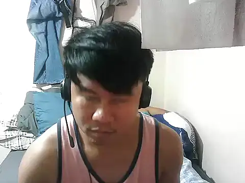 Snapshot of clarkivan34 chatting on August 5, 2026, 1:05 pm clarkivan34 online show from August 5, 2026, 1:05 pm