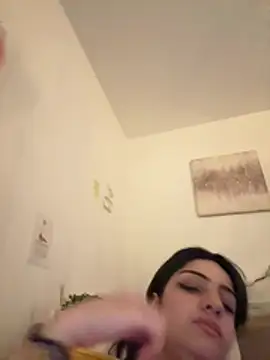 Prettylilgirll online show from July 2, 2026, 10:05 pm