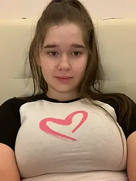 HornyGirlH online show from March 12, 2025, 10:39 pm