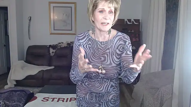 SindeeDix online show from November 15, 2025, 1:15 pm