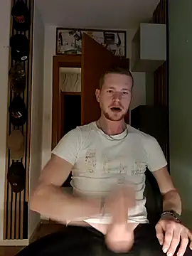 Snapshot of Playbunniboy chatting on January 5, 2026, 7:28 pm Playbunniboy online show from January 5, 2026, 7:28 pm