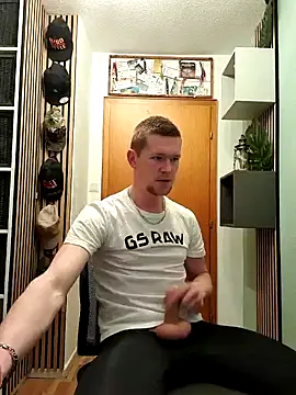 Snapshot of Playbunniboy chatting on January 28, 2025, 4:19 pm Playbunniboy online show from January 28, 2025, 4:19 pm