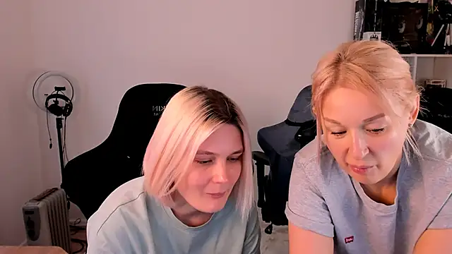 hotblonds online show from November 28, 2025, 10:59 am