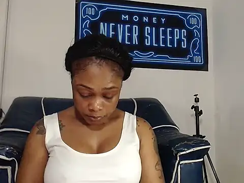 alexiaao9 online show from May 7, 2026, 3:33 am