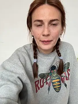 BritneyHall online show from October 16, 2025, 7:16 am