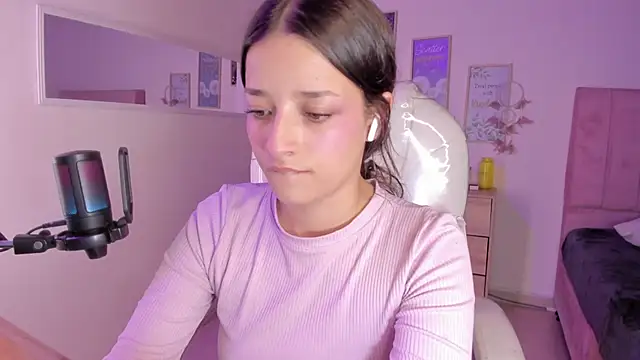 Amaia Daniells online show from September 13, 2025, 4:23 am