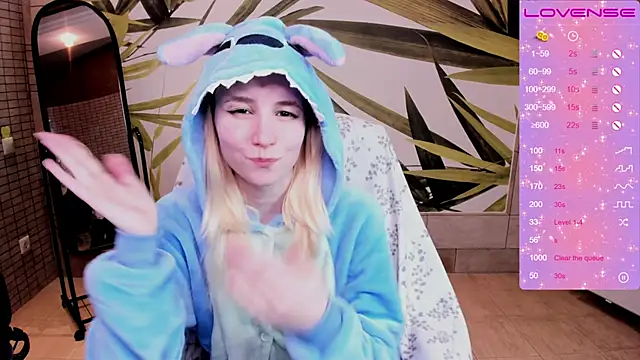 fleximona online show from December 13, 2025, 8:04 pm