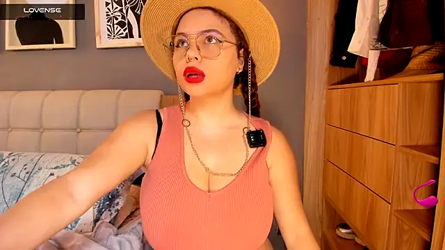 Snapshot of Ash_milk chatting on June 17, 2026, 1:32 pm Ash milk online show from June 17, 2026, 1:32 pm