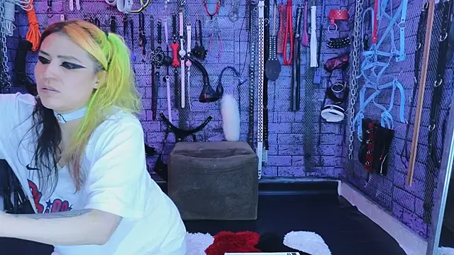 PANDORANEZZ online show from December 2, 2025, 11:06 pm