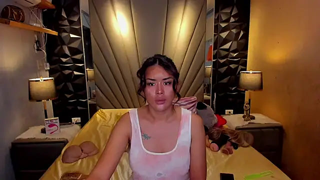 Snapshot of QuiinMollyXxX chatting on October 6, 2025, 11:16 pm QuiinMollyXxX online show from October 6, 2025, 11:16 pm