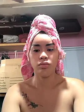 Snapshot of QuiinMollyXxX chatting on February 22, 2025, 7:56 am QuiinMollyXxX online show from February 22, 2025, 7:56 am