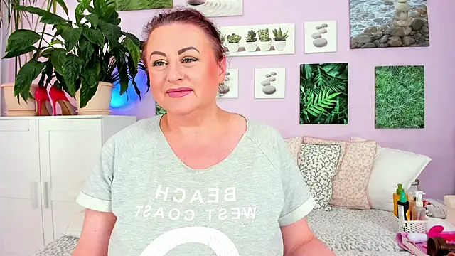 BigTittyGoddess online show from September 28, 2025, 5:20 pm