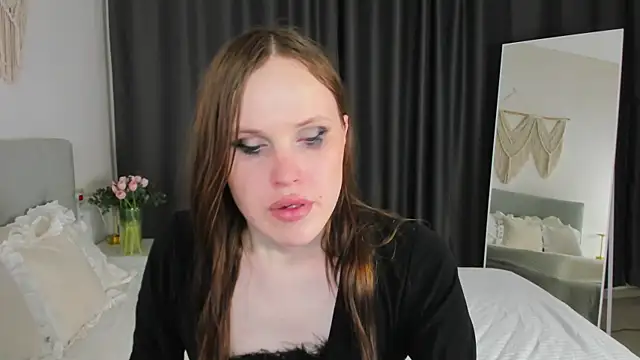 EffieMinki online show from May 3, 2026, 8:56 pm