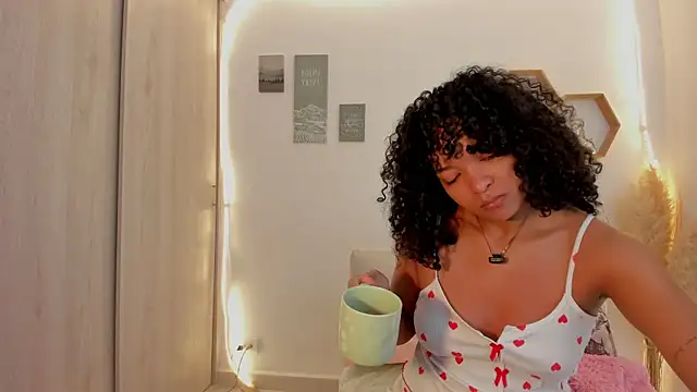 Snapshot of mariam_hill chatting on July 19, 2026, 2:03 pm mariam hill online show from July 19, 2026, 2:03 pm