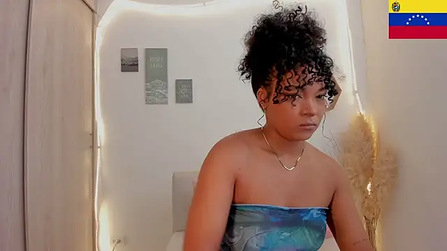 Snapshot of mariam_hill chatting on June 30, 2026, 5:35 pm mariam hill online show from June 30, 2026, 5:35 pm
