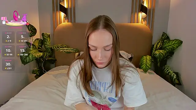 Kira Quinn online show from November 7, 2025, 7:13 am