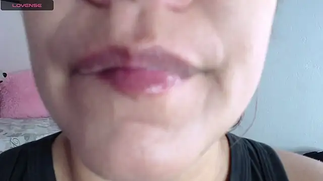 emiligrey  online show from December 31, 2024, 8:15 am