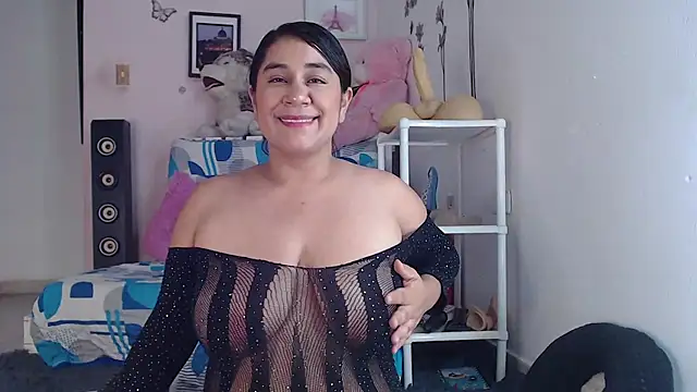 emiligrey  online show from March 14, 2025, 4:10 am