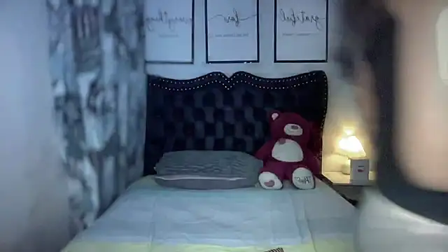 Snapshot of Miss_Deliciousness chatting on June 3, 2026, 4:23 pm Miss Deliciousness online show from June 3, 2026, 4:23 pm