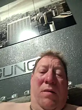 tomtom111111 online show from February 11, 2025, 9:46 pm