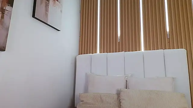 KimSensual  online show from April 17, 2026, 12:30 pm