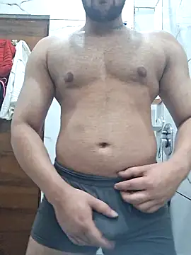 Snapshot of GYMBOY0071 chatting on March 13, 2026, 8:58 pm GYMBOY0071 online show from March 13, 2026, 8:58 pm