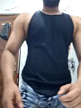 Snapshot of GYMBOY0071 chatting on April 8, 2026, 6:37 am GYMBOY0071 online show from April 8, 2026, 6:37 am