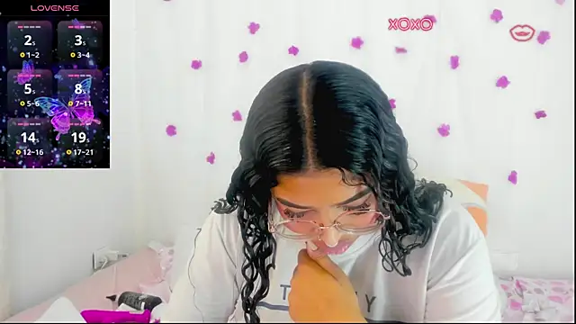 moana taylor online show from October 6, 2025, 11:33 am