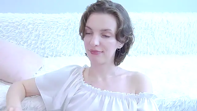 Beauty Alex online show from May 8, 2026, 3:32 am
