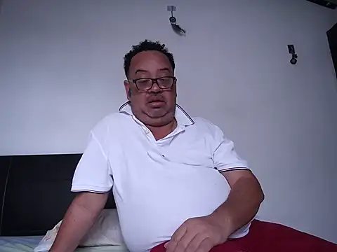 Snapshot of djtomxxx2777 chatting on June 20, 2026, 3:28 pm djtomxxx2777 online show from June 20, 2026, 3:28 pm