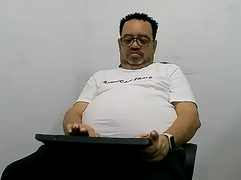 djtomxxx2777 online show from March 22, 2025, 12:49 am