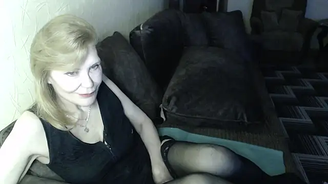 Snapshot of Sexy_Irene chatting on April 26, 2026, 5:27 am Sexy Irene online show from April 26, 2026, 5:27 am